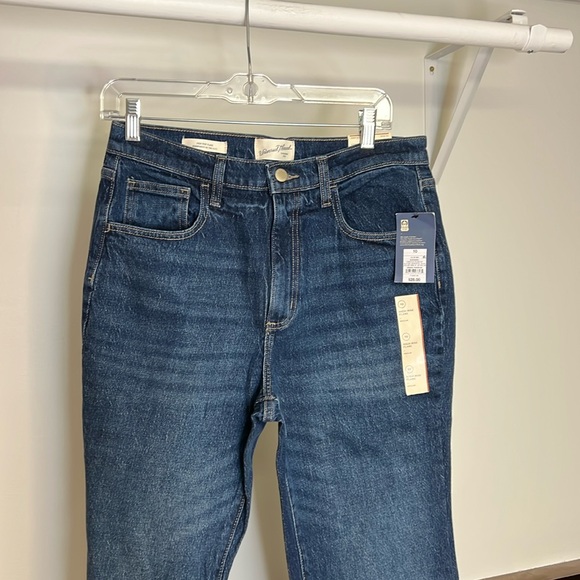 NWT Universal Thread Dark Wash High Rise Flare Jeans- 10 - Picture 3 of 8